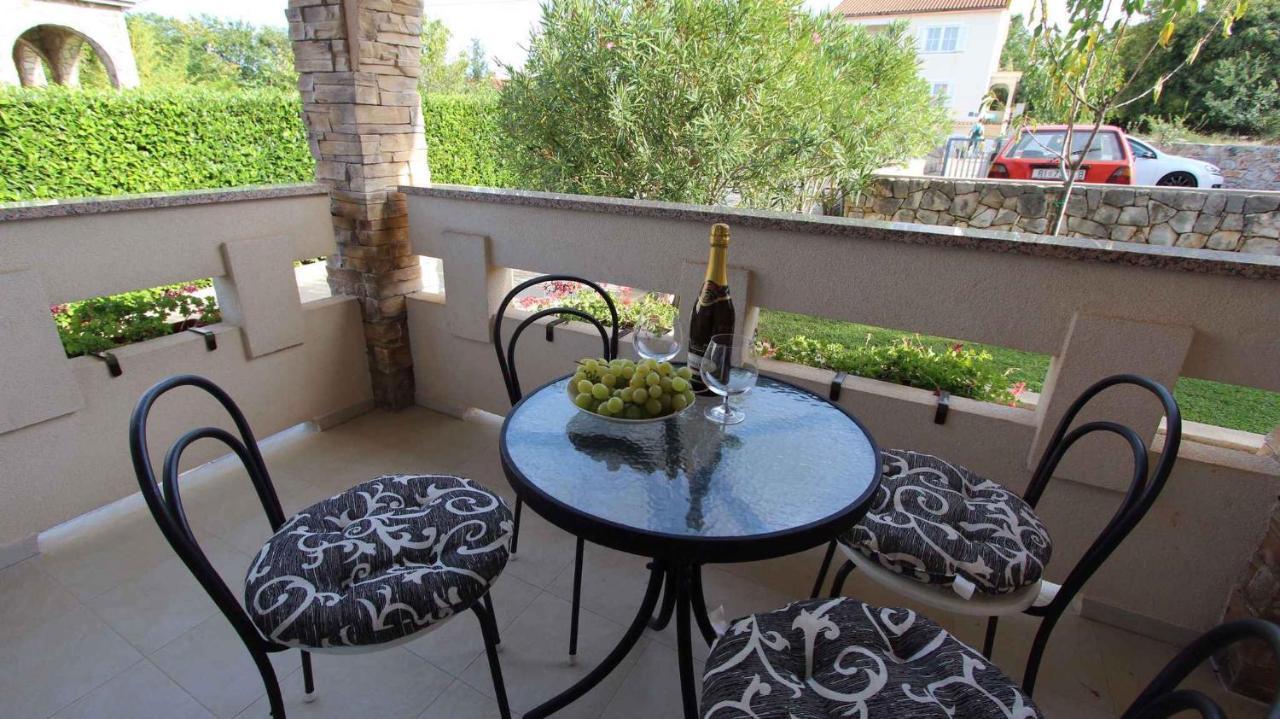 Malinska Apartment 1 Sveti Anton  المظهر الخارجي الصورة