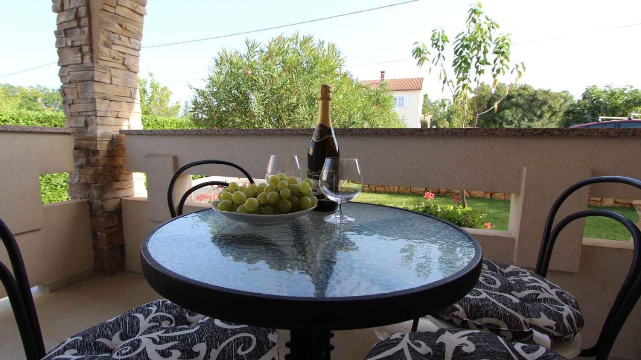 Malinska Apartment 1 Sveti Anton  المظهر الخارجي الصورة