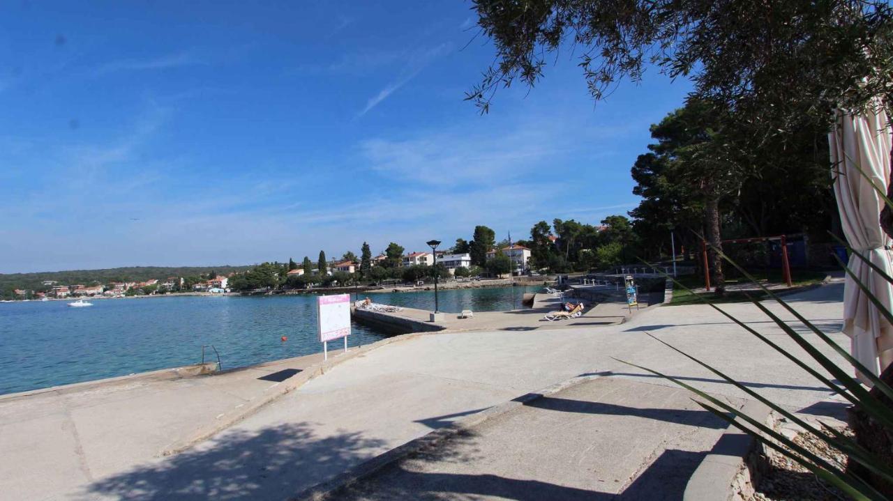 Malinska Apartment 1 Sveti Anton  المظهر الخارجي الصورة