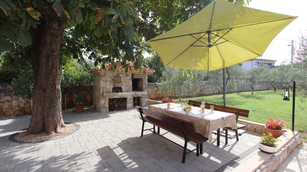 Malinska Apartment 1 Sveti Anton  المظهر الخارجي الصورة