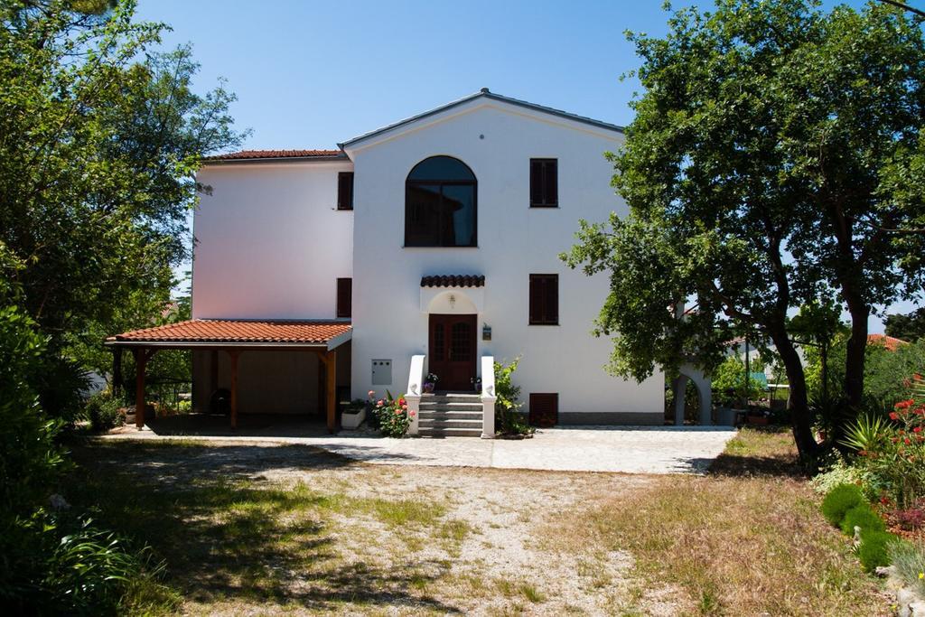 Malinska Apartment 1 Sveti Anton  المظهر الخارجي الصورة