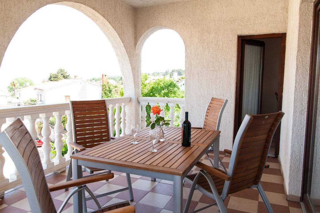 Malinska Apartment 1 Sveti Anton  المظهر الخارجي الصورة