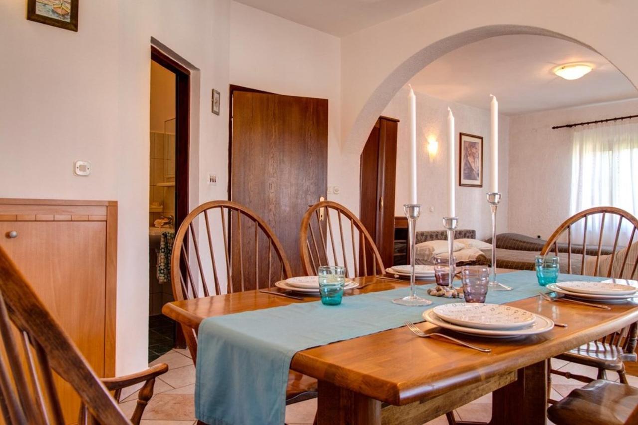 Malinska Apartment 1 Sveti Anton  المظهر الخارجي الصورة